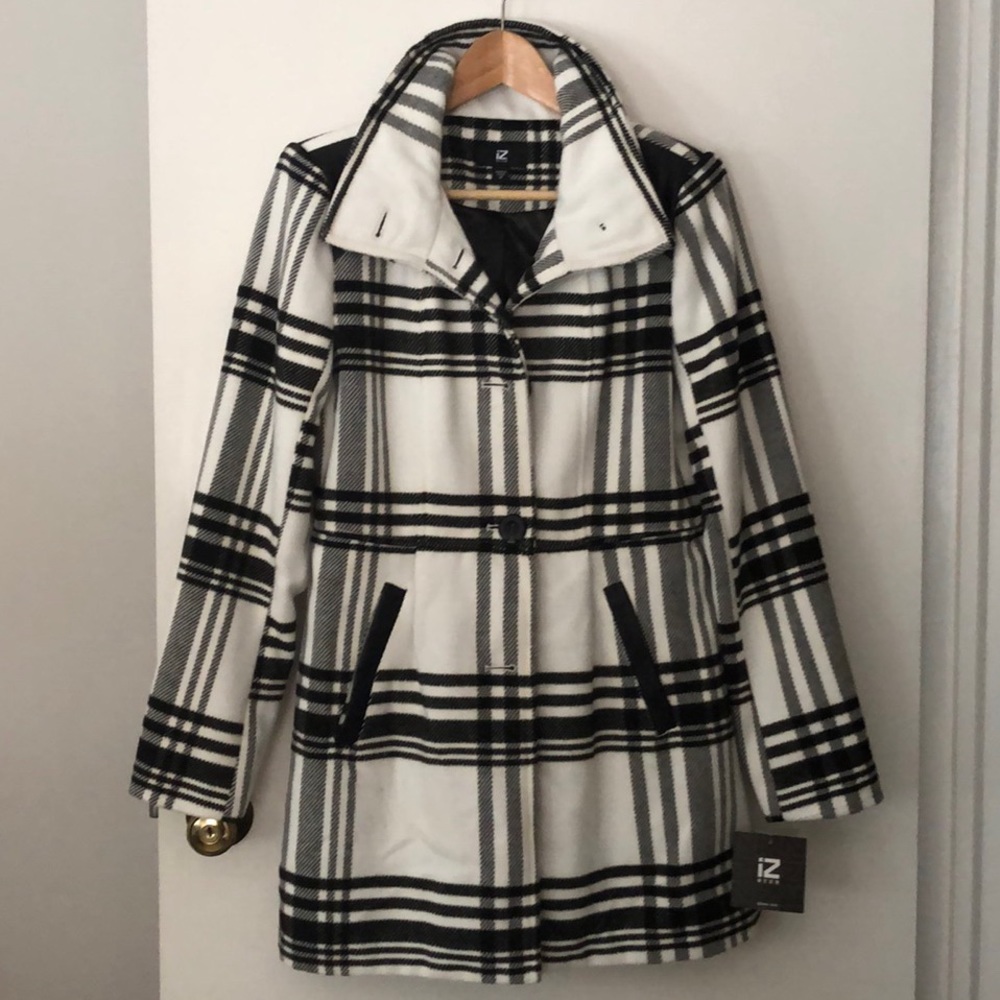iZ Byer Black & White Coat